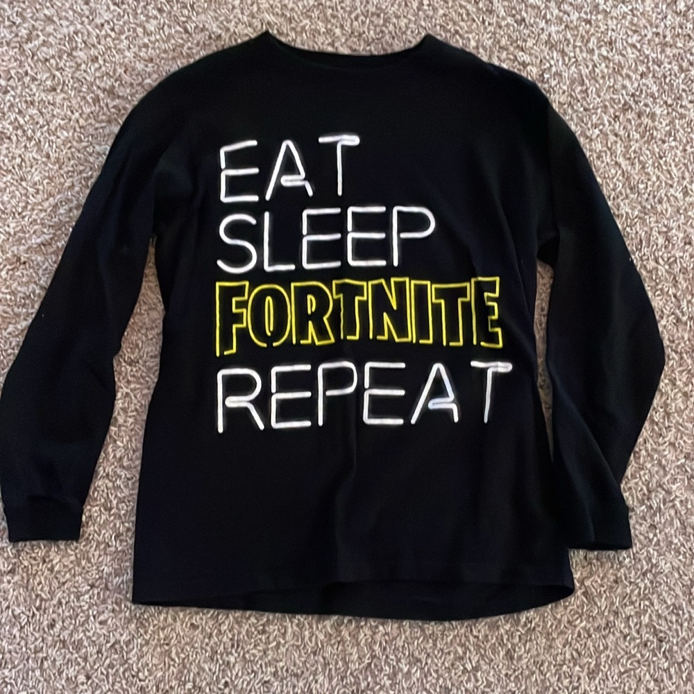 Fortnite long sleeve youth small